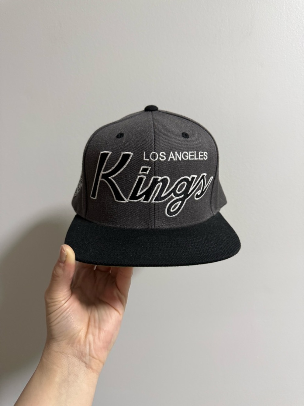 Mitchell & Ness LA Kings Snapback Hat - Picture 2 of 11